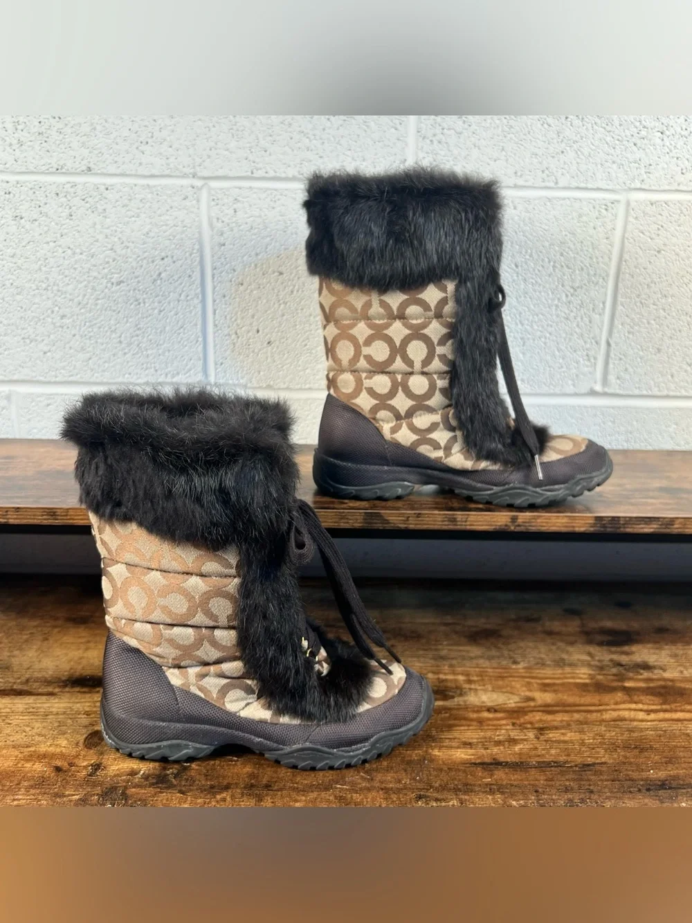 Coach Boots Jennie Signature Fur Lined Lace Up Winter Snow Boots Winter Womens 6